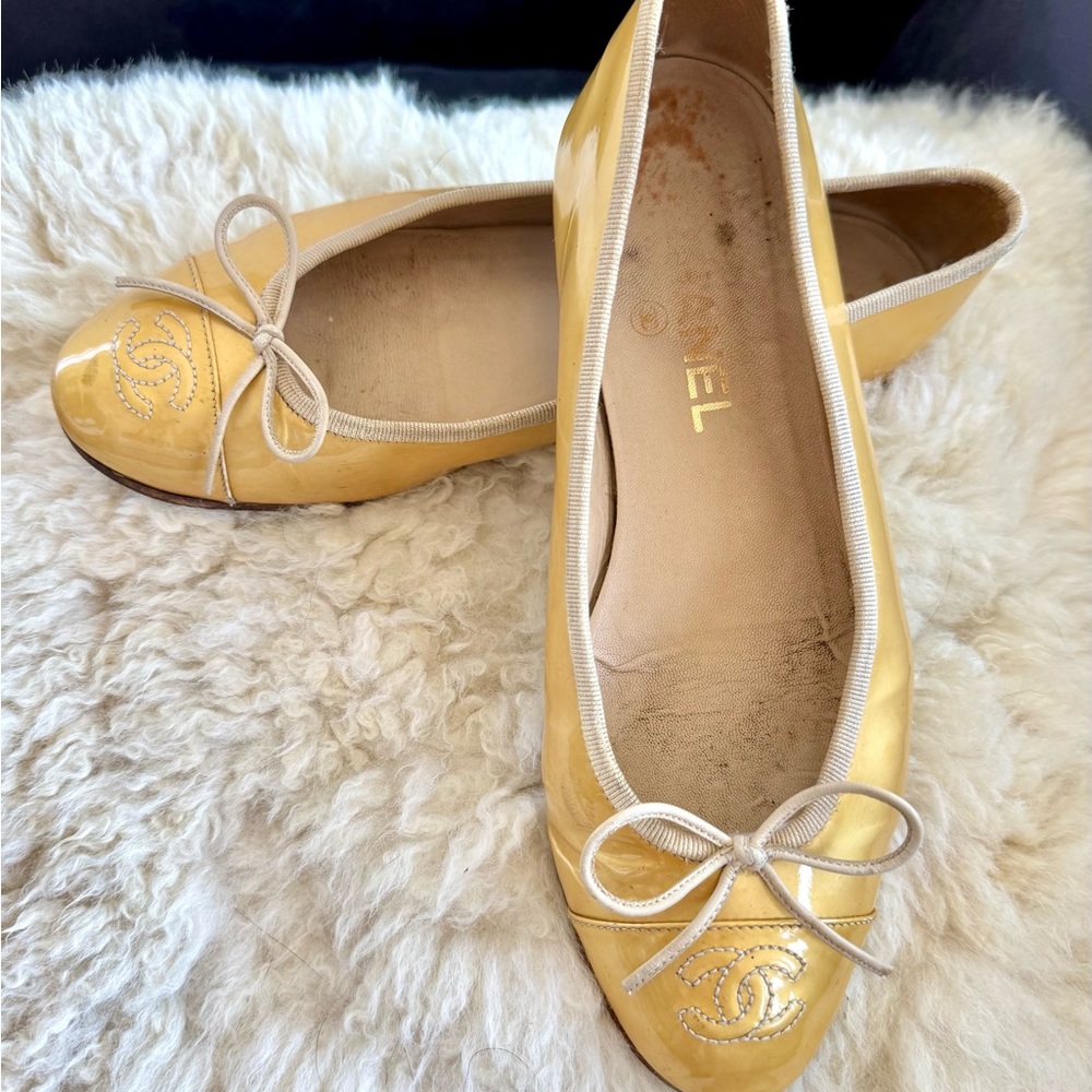 Chanel Gold Ballerina Flats - Picture 2 of 12
